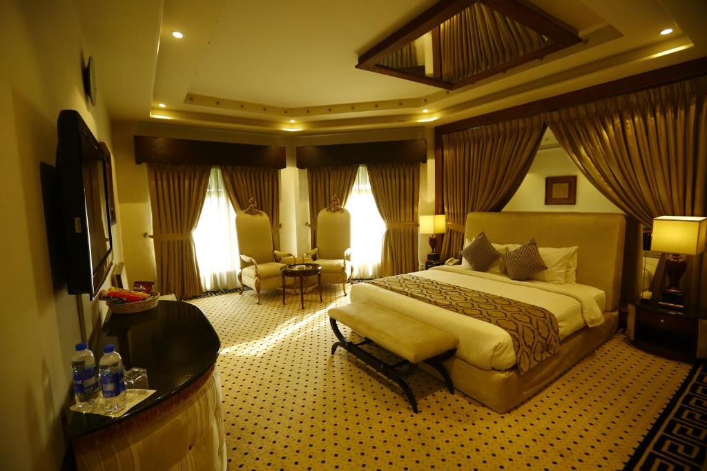 Bahria Grand Hotel & Resort - image 2