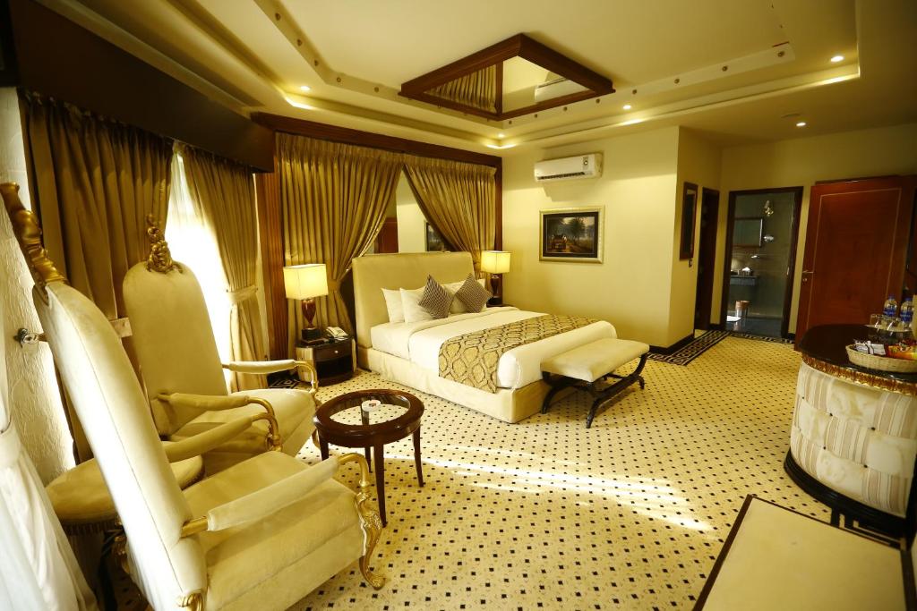 Bahria Grand Hotel & Resort - image 4