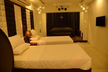 Gulberg Continental Hotel - image 11