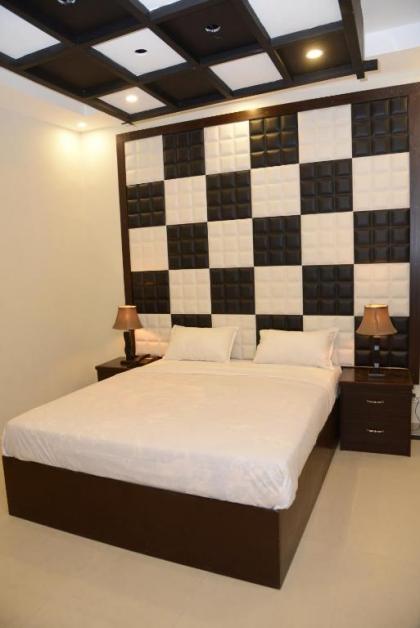 Gulberg Continental Hotel - image 12