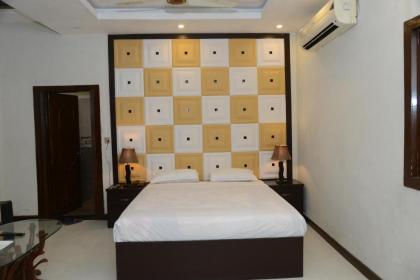 Gulberg Continental Hotel - image 19