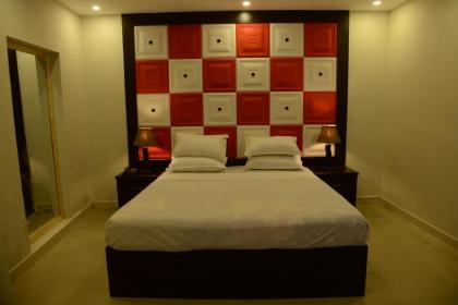 Gulberg Continental Hotel - image 20