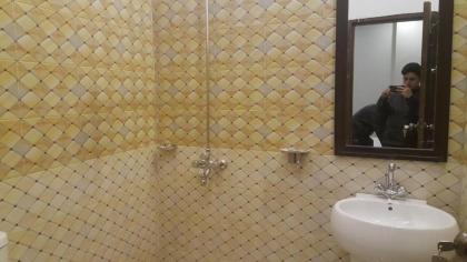 Gulberg Continental Hotel - image 6