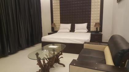 Gulberg Continental Hotel - image 8