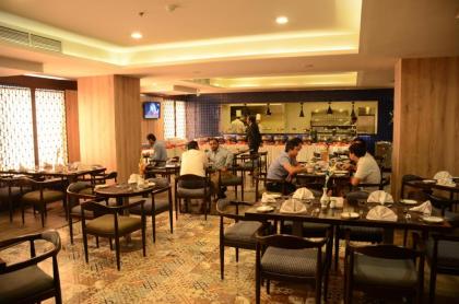 Grand Palm Hotel - image 13