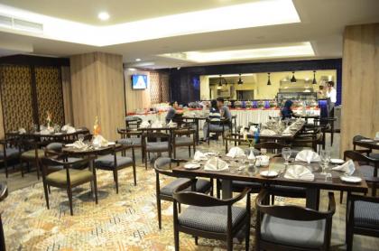 Grand Palm Hotel - image 15