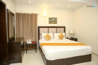 Mairona Hotel Gulberg - image 13