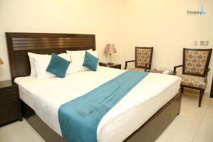 Mairona Hotel Gulberg - image 14