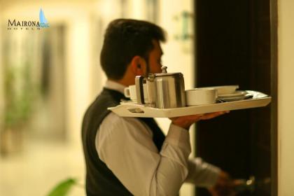 Mairona Hotel Gulberg - image 15