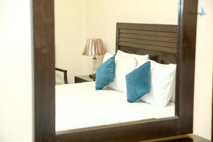 Mairona Hotel Gulberg - image 16