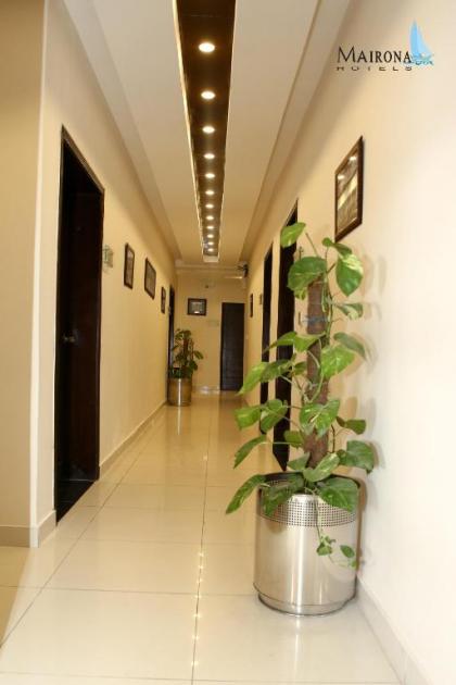 Mairona Hotel Gulberg - image 19