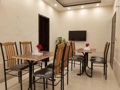 Mairona Hotel Gulberg - image 3
