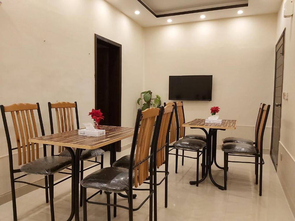 Mairona Hotel Gulberg - image 3