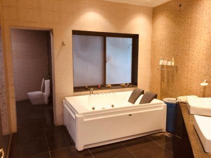 12th  Avenue - image 3