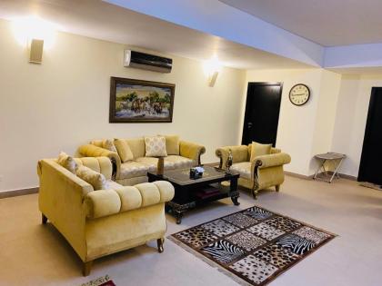 Royal Two Bed Room Luxury Apartment Gulberg - image 2