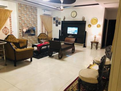 Royal Two Bed Furnished Portion Dha Lahore - image 1