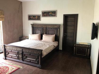 Royal Two Bed Furnished Portion Dha Lahore - image 10