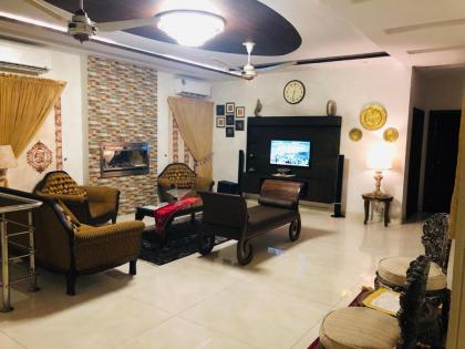 Royal Two Bed Furnished Portion Dha Lahore - image 5