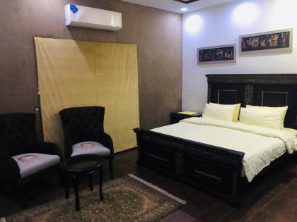 Royal Two Bed Furnished Portion Dha Lahore - image 6