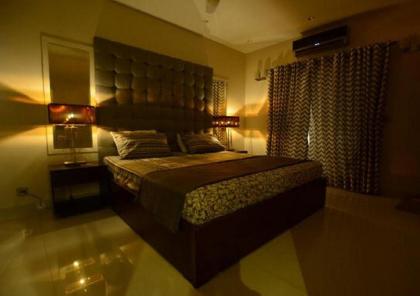 Luxury Icon Hotel & Suites - image 14