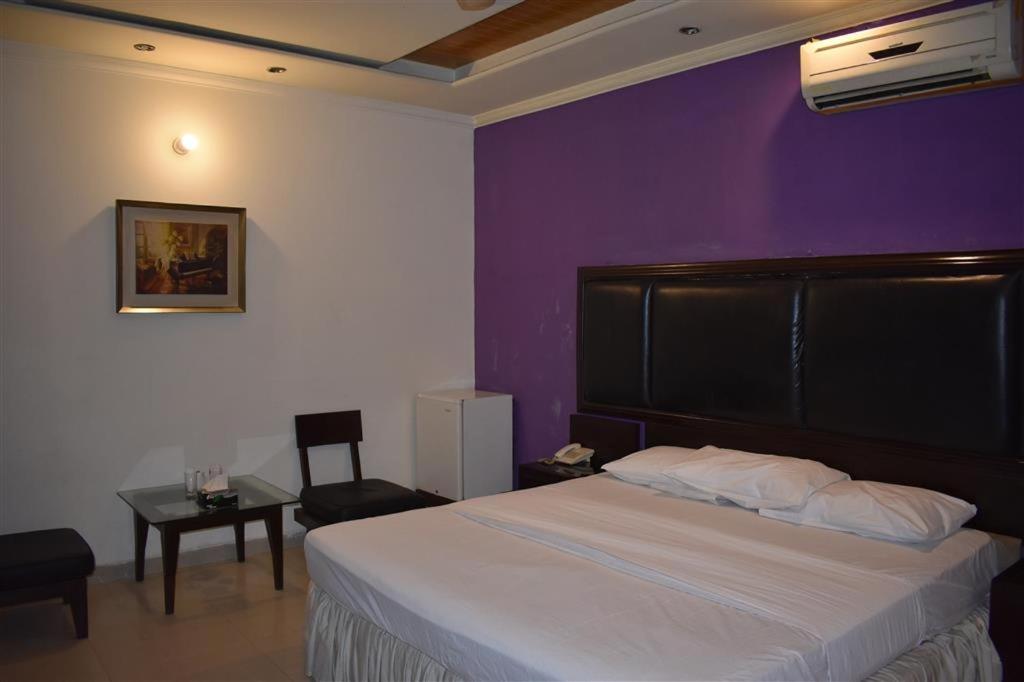 New Look Guest House - image 2
