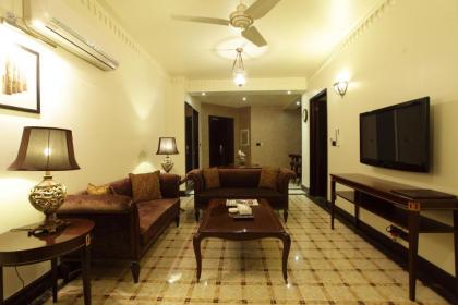 Heritage Luxury Suites All Suite Hotel - image 4