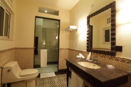 Heritage Luxury Suites All Suite Hotel - image 8