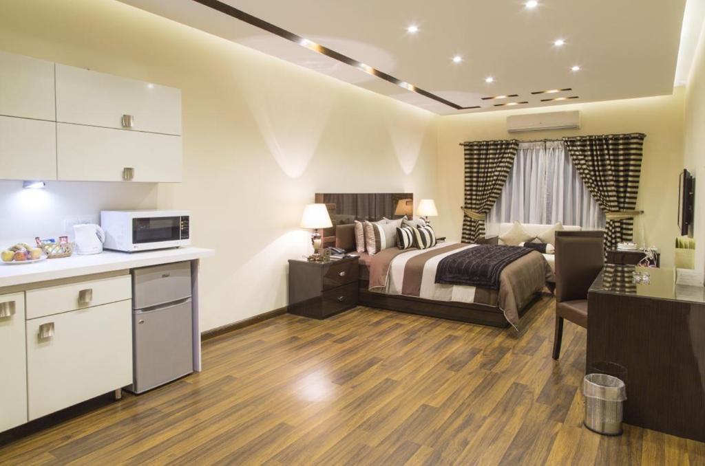 Royaute Luxury - main image