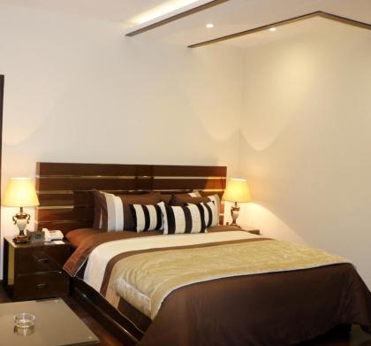 Royaute Luxury - image 13