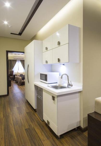 Royaute Luxury - image 19