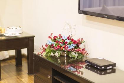 Royaute Luxury - image 9
