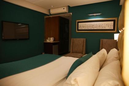 Lahore Continental Hotel - image 10