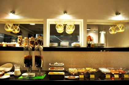 The Residency Hotel - image 2