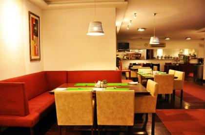 The Residency Hotel - image 3