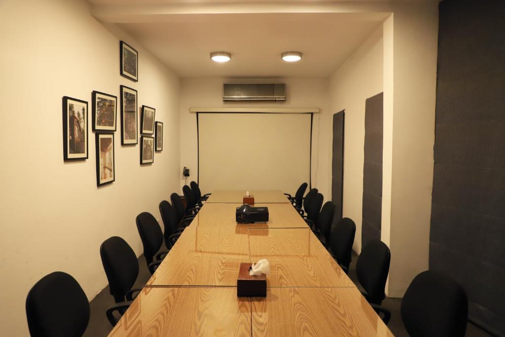 The Residency Hotel - image 4