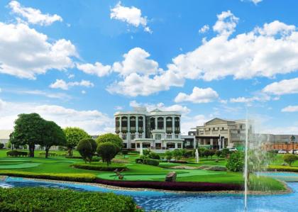 Bahria Grand Hotel & Resort - image 1