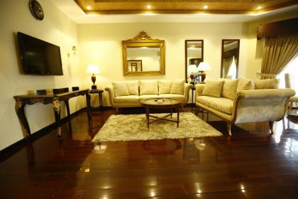 Bahria Grand Hotel & Resort - image 3