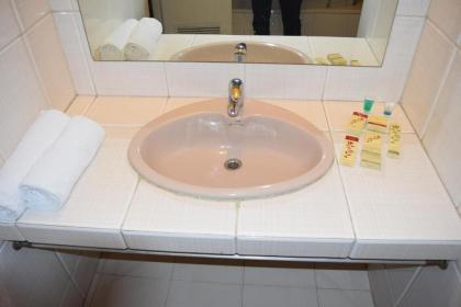 Carlton Tower Hotel Lahore - image 14