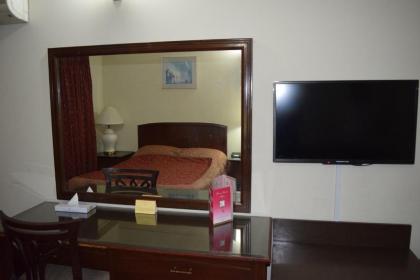 Carlton Tower Hotel Lahore - image 18
