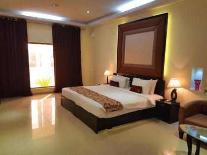 Grand Enclave - image 4