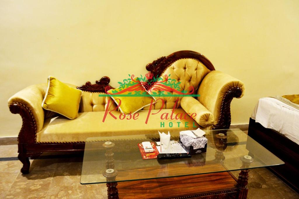 Rose Palace Hotel - image 3