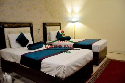 Rose Palace Hotel Garden Town - image 12