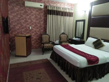 Hotel Tourist Inn - image 10