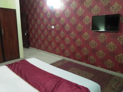 Hotel Tourist Inn - image 11