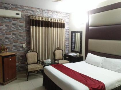 Hotel Tourist Inn - image 12