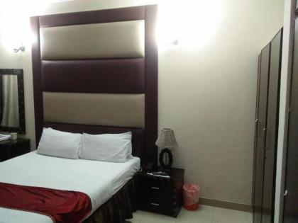Hotel Tourist Inn - image 13