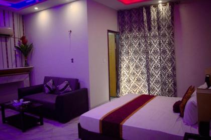 Mall View Hotel - image 13