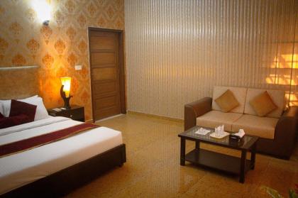 Mall View Hotel - image 8