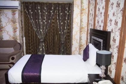Hotel Premier Inn Davis Road - image 4