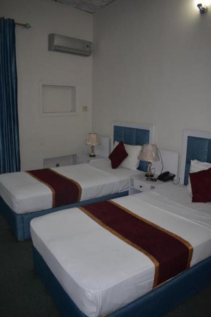 Safari Hotel - image 9